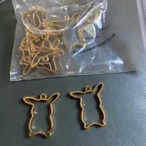 Pokémon picachu bezel jewelry pendant. 9 pieces